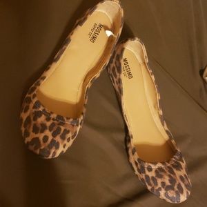 Mossimo size 7 Leopard Flats